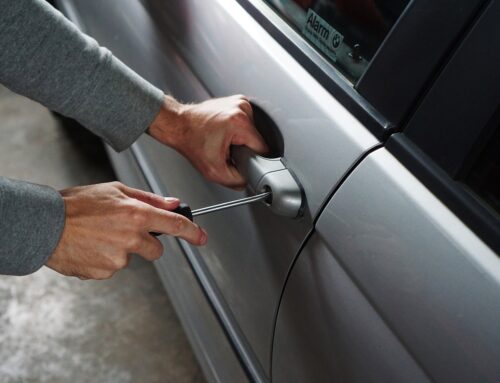 When to Unlock Your Car Yourself (and When to Call an Auto Lockout Service)