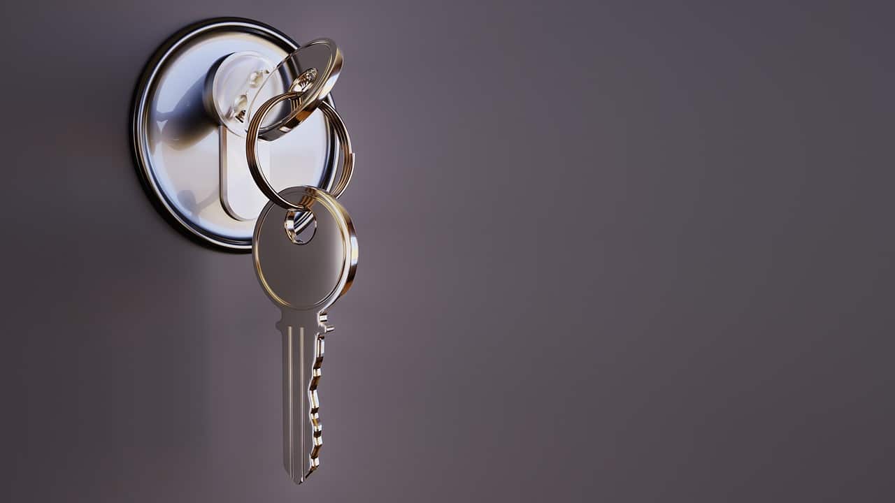 The 4 Best Ways to Store a Spare Key