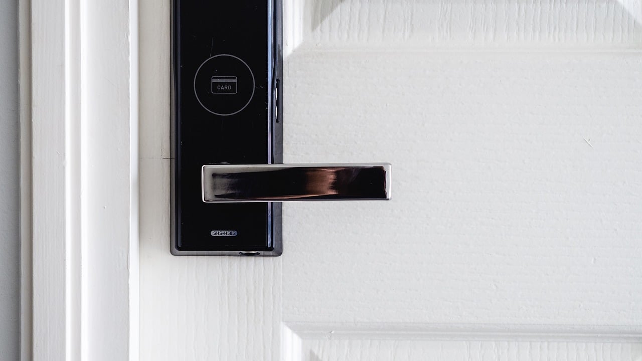 Pros and Cons of Using Smart Locks
